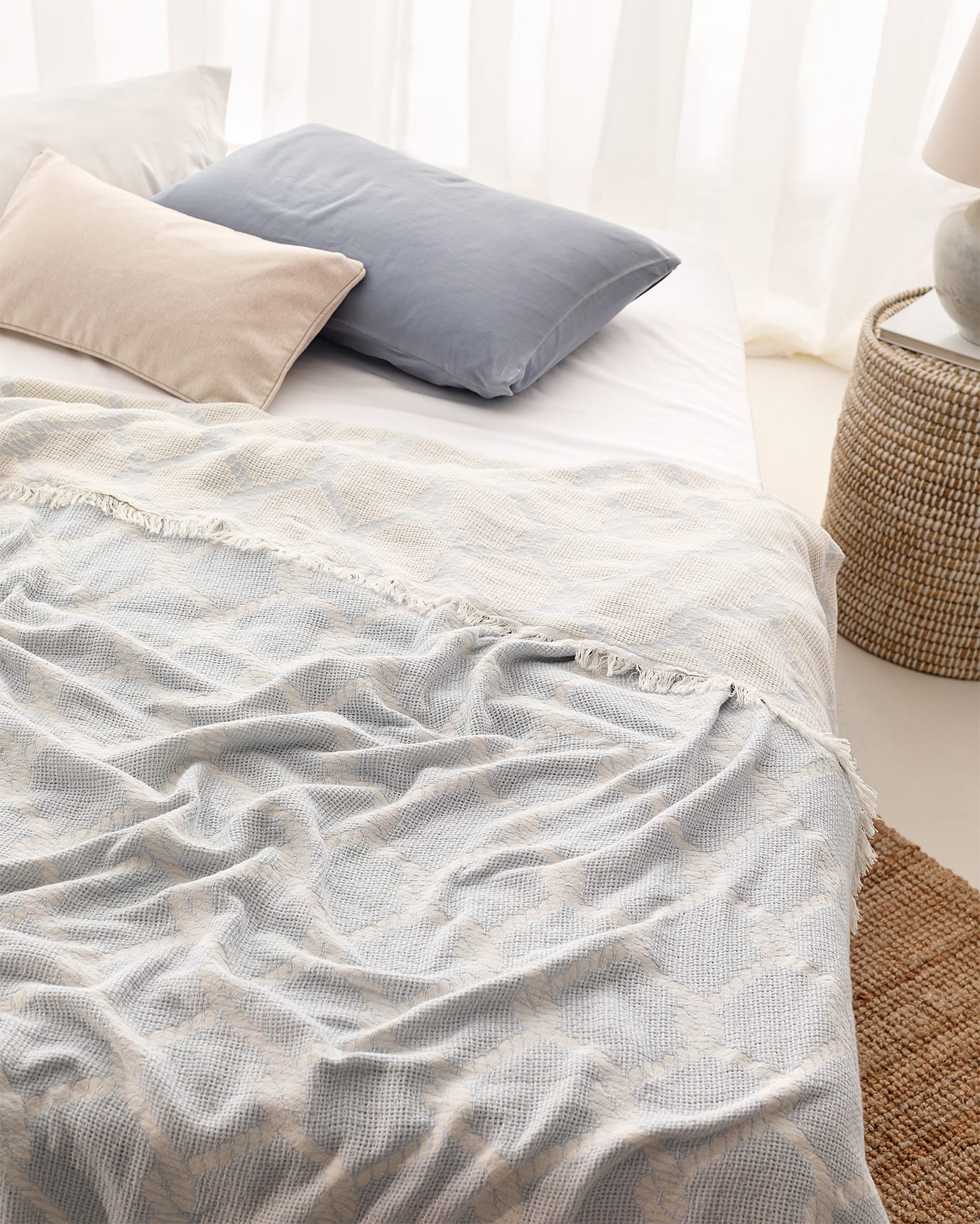 Aleon Double Bedspread - Quilted Lightweight Bed Cover