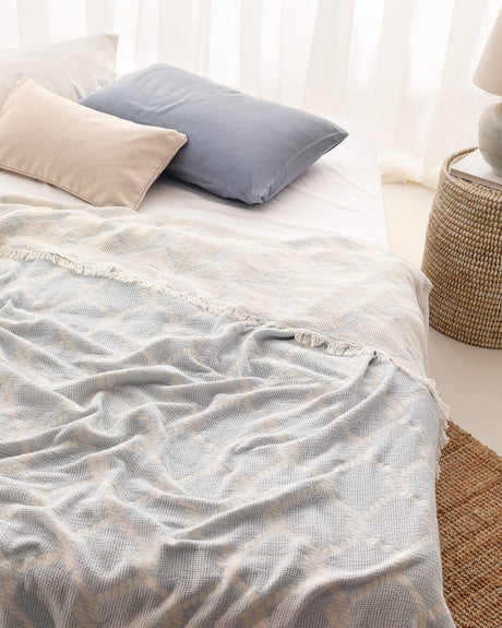Aleon Double Bedspread - Quilted Lightweight Bed Cover