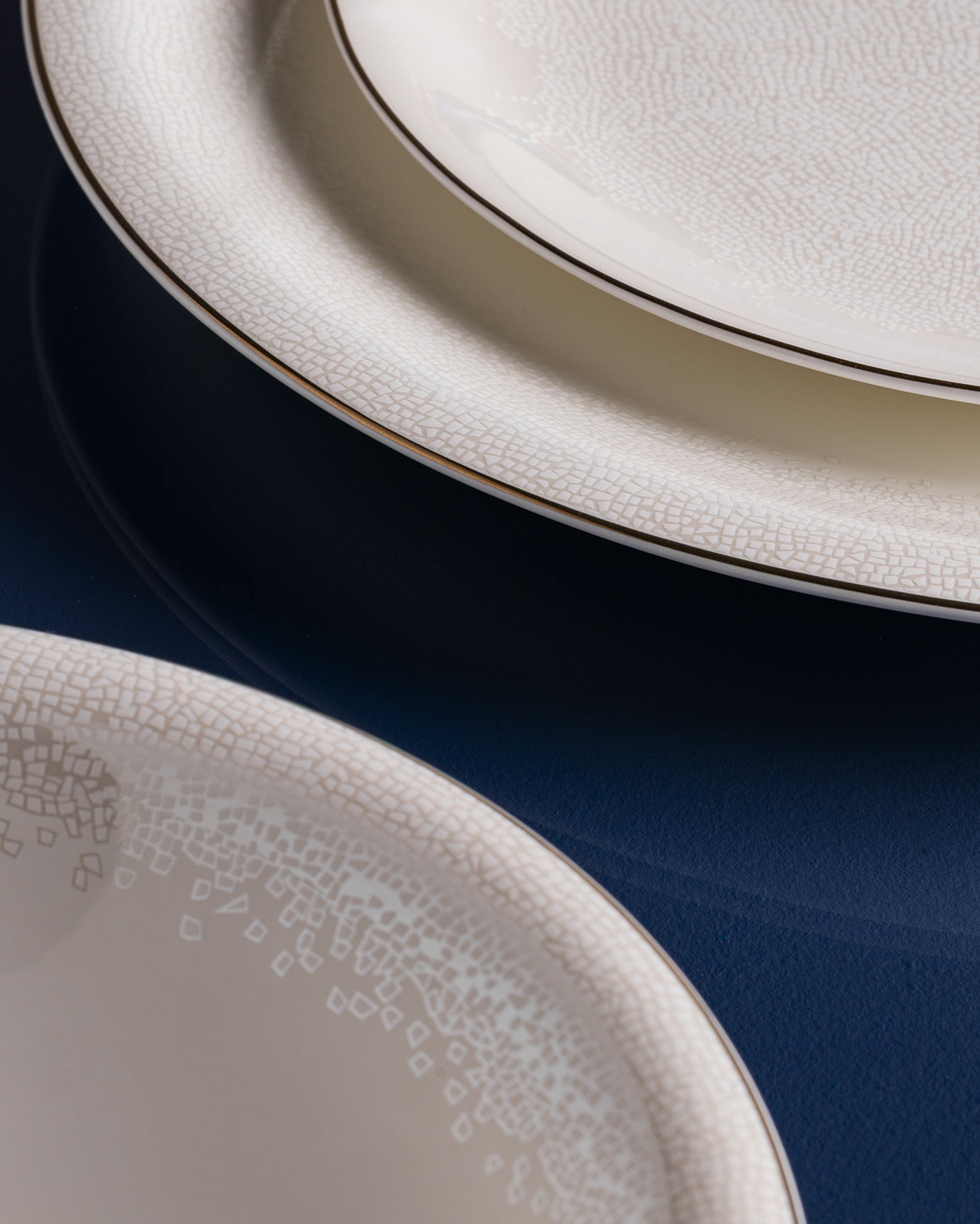Fine Bone Porcelain 6-Person Dinner Set - Timeless White