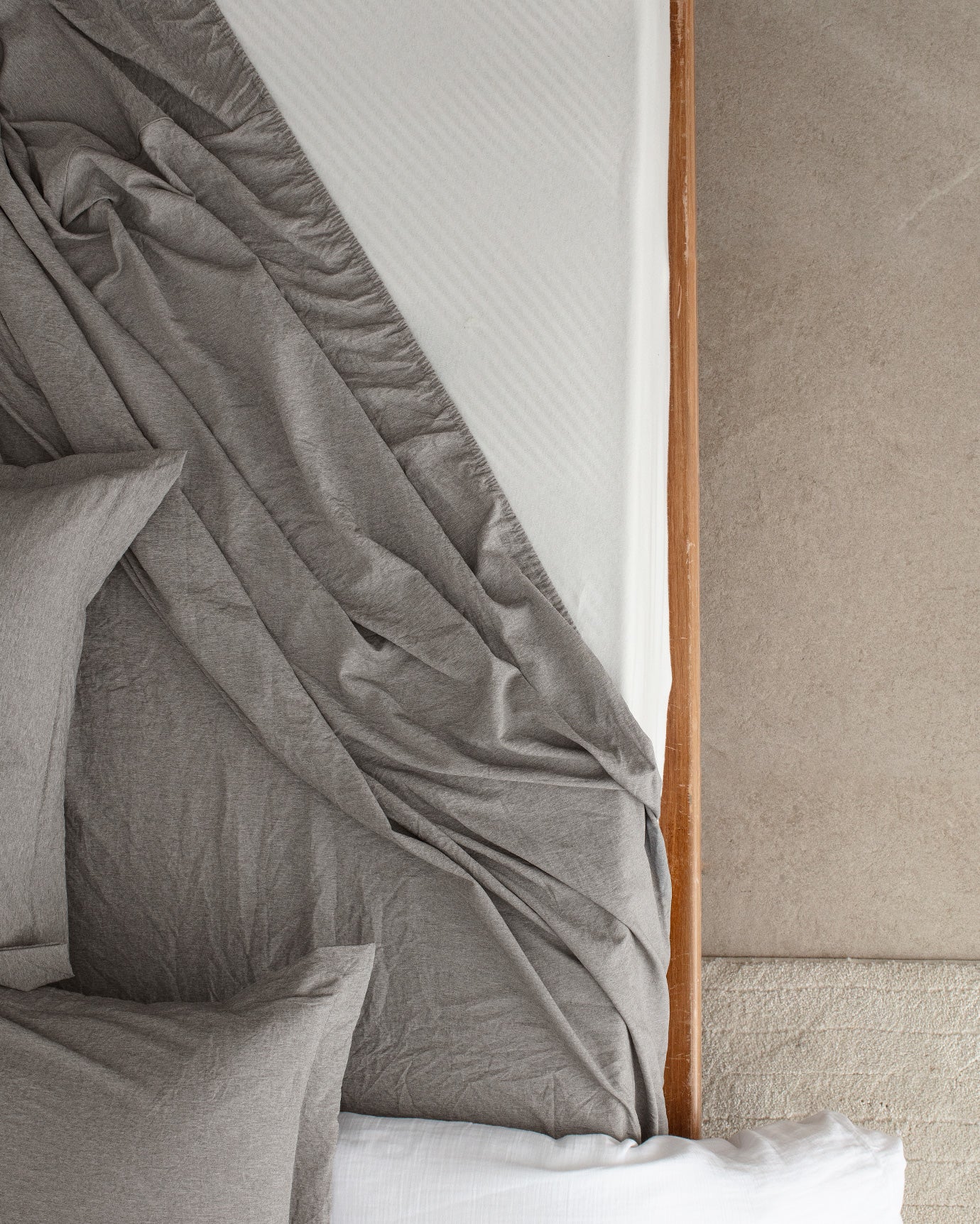 Meleni King Size Bedding Set - Brown