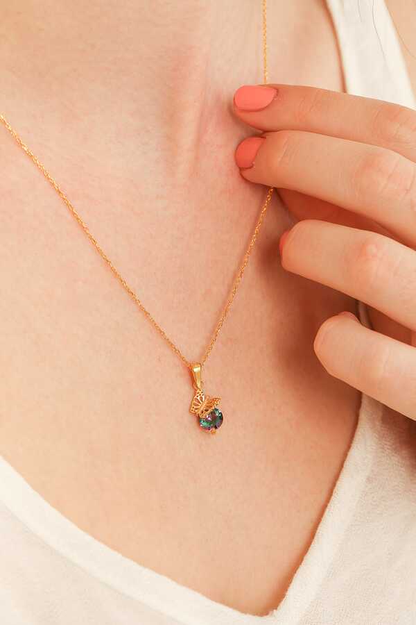 Collar colgante de mariposa de plata de ley con topacio místico deslumbrante