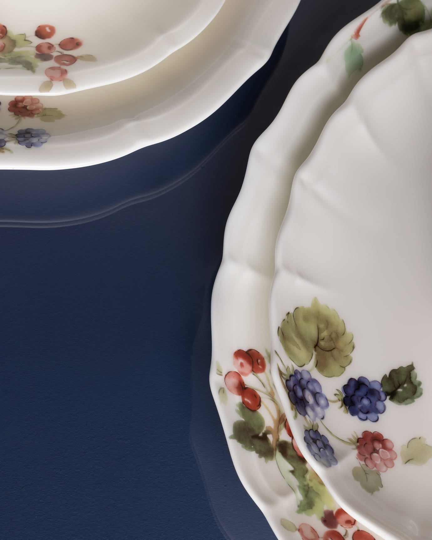 Fine Bone Porcelain 6-Person Dinnerware Set - Vibrant & Colorful