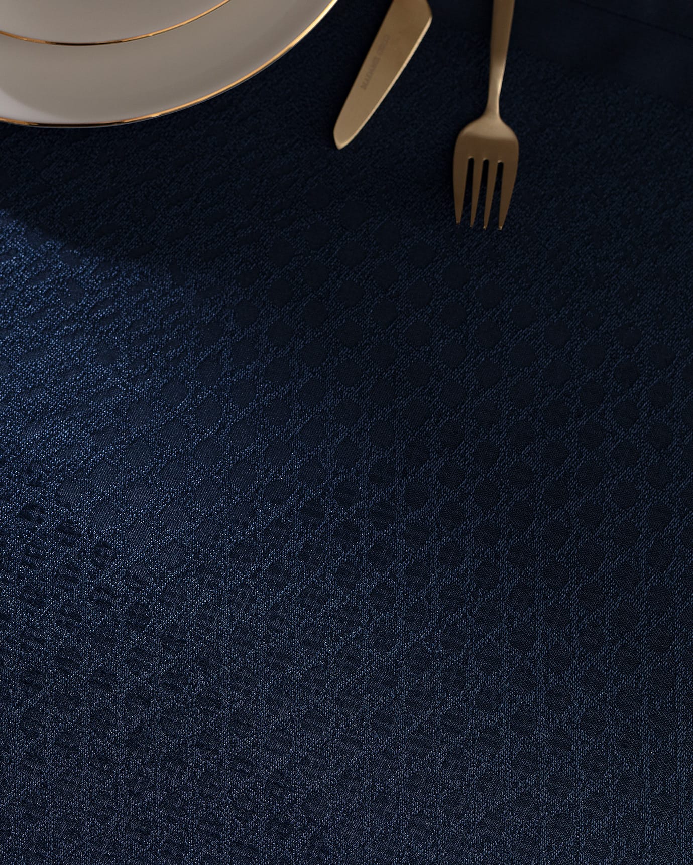 Premium Polyester Table Runner - Sophisticated Bourdon Design