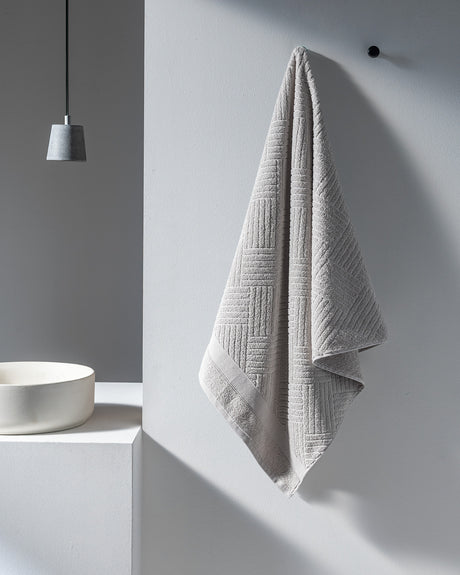 Etienne 100% Cotton Bath Towel - Ultra Soft & Absorbent Luxury