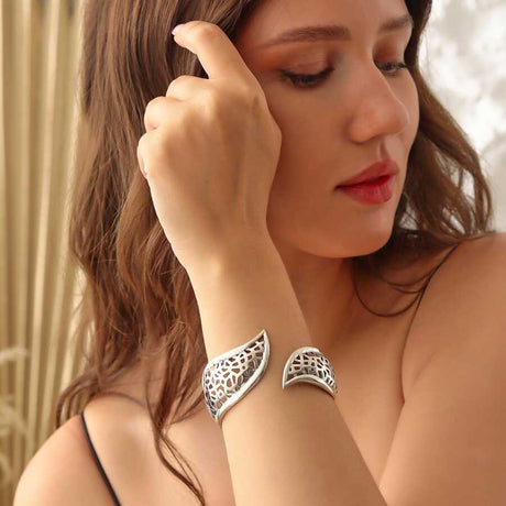 Handcrafted Sterling Silver Filigree Tulip Motif Bangle Bracelet