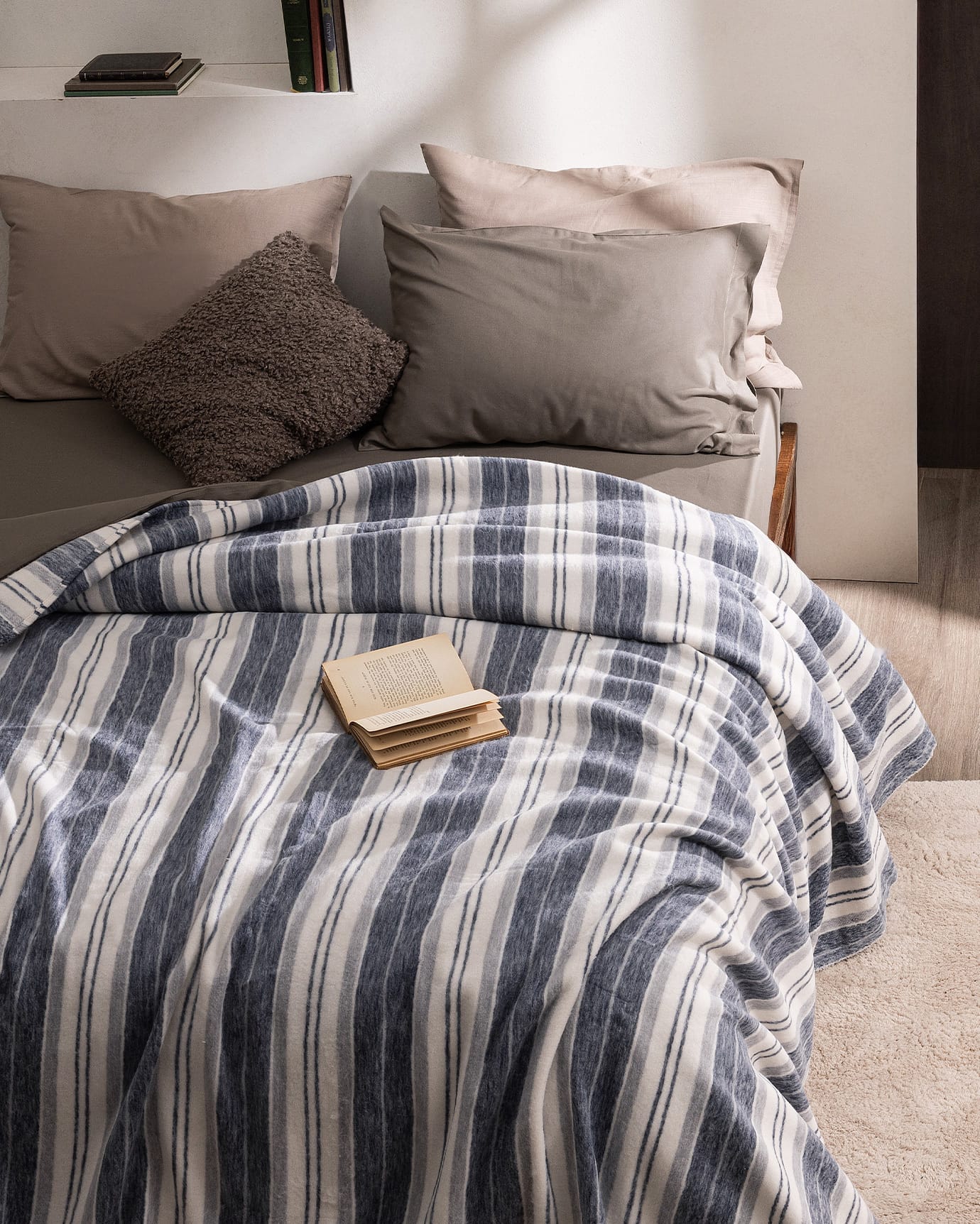 Nanny Double Bed Blanket - Gray and Indigo