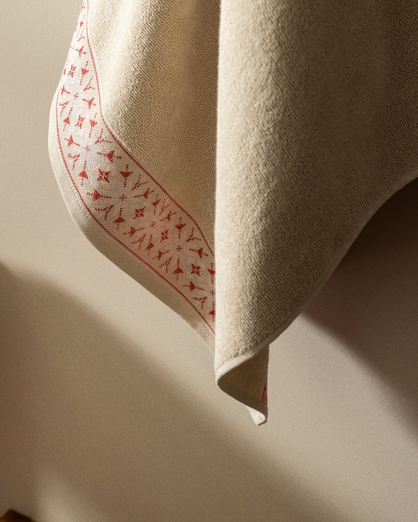 Caresse 100% Cotton Plush Bath Towel - Absorbent & Soft