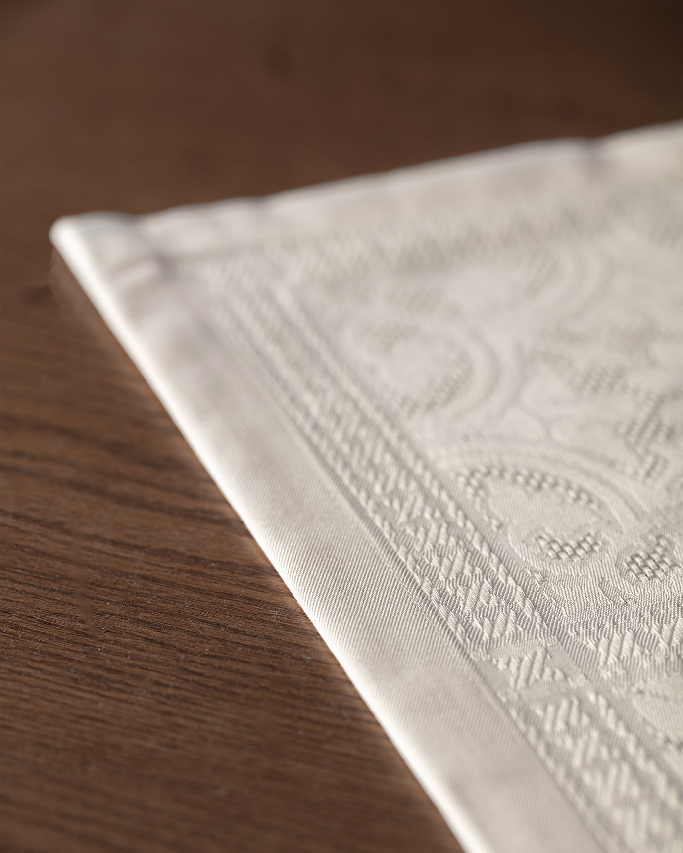 Moroccan Pattern Tablecloth - Elegant Dining & Kitchen Decor