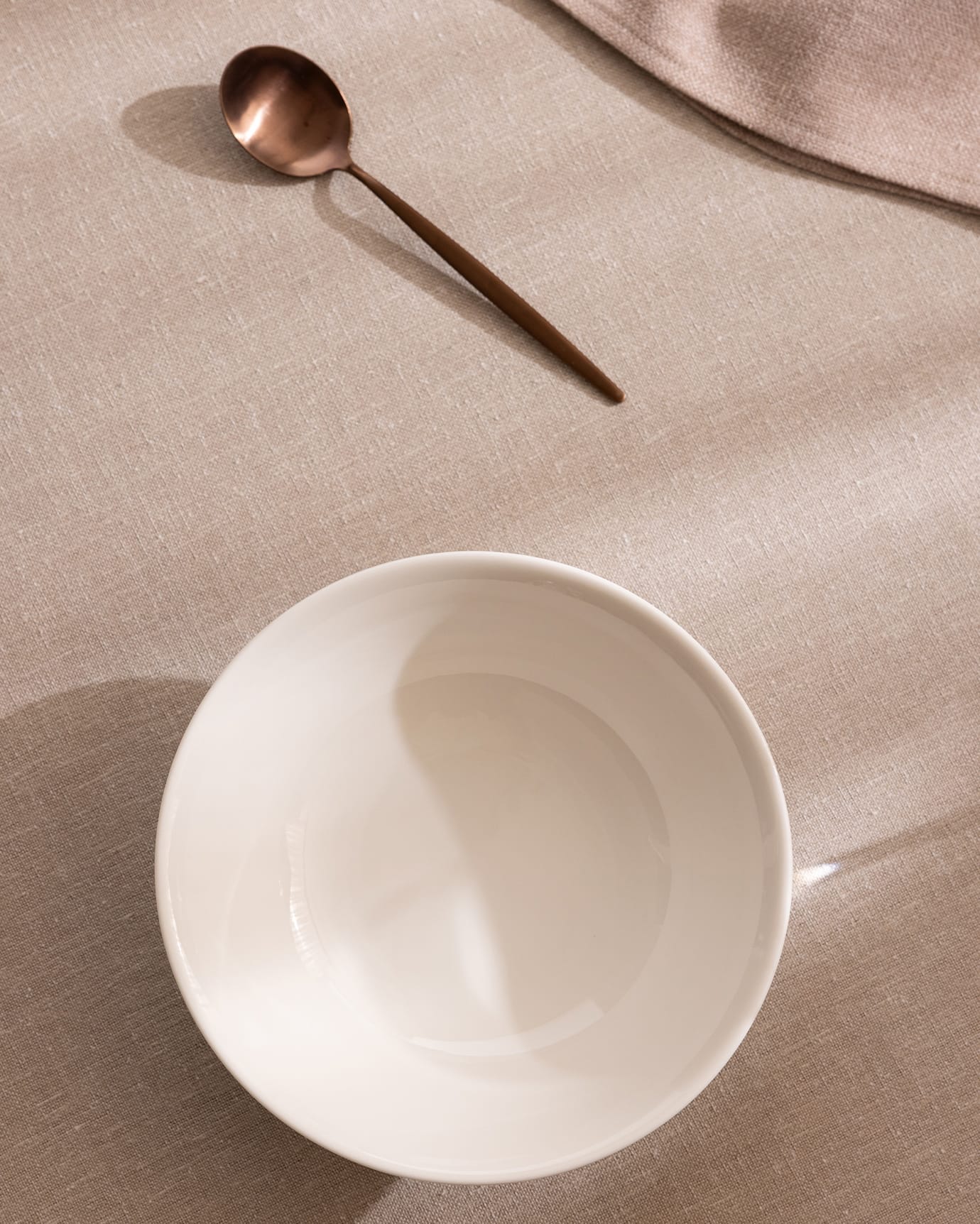 New Bone Porcelain Salad Bowl - Elegant Vole Collection