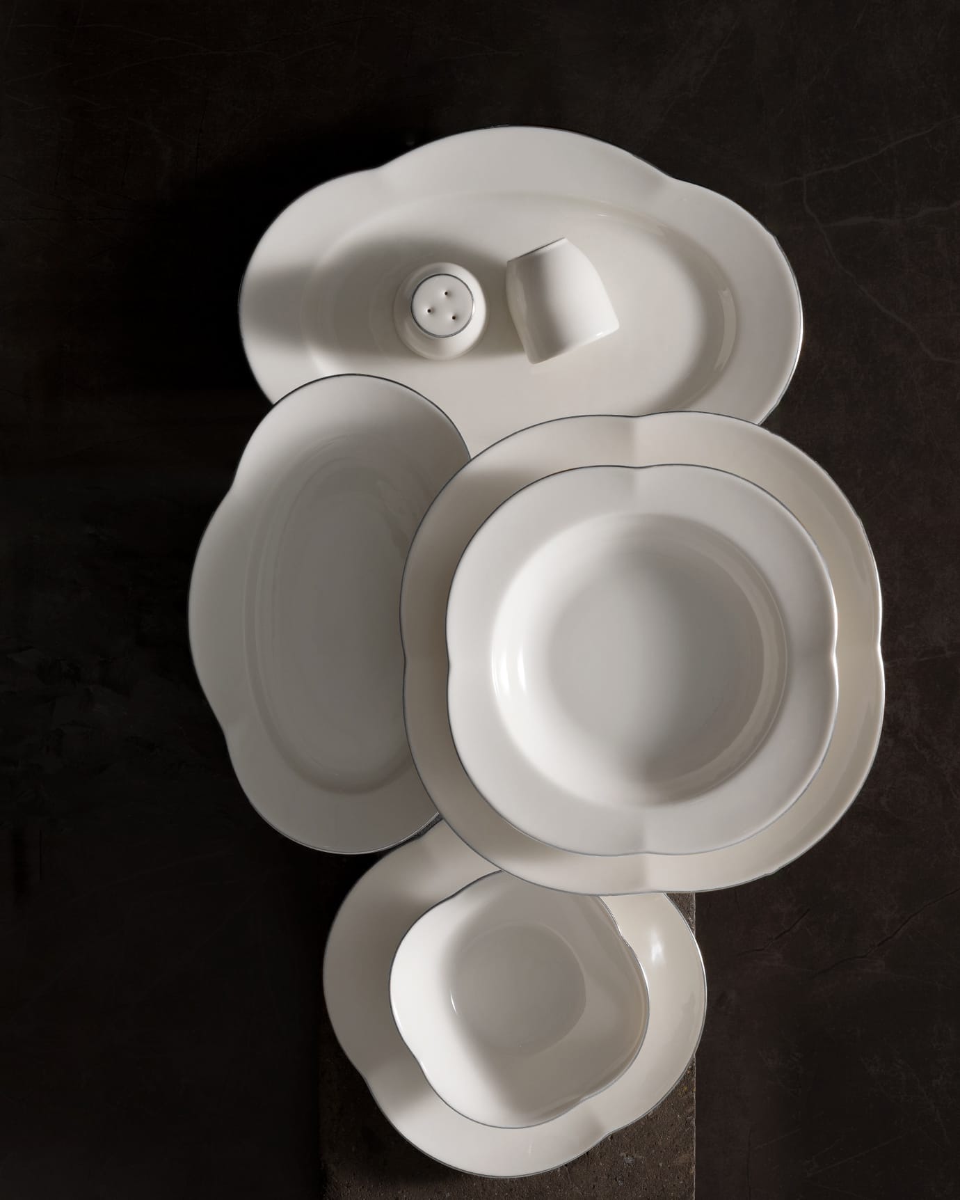 Elegant 28-Piece Dinner Set for 6 People - White & Silver Finish
