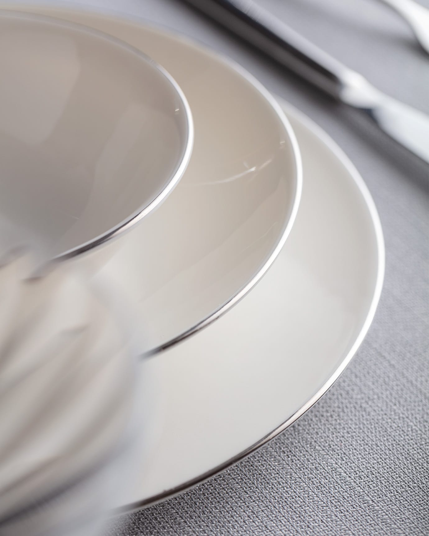New Bone Porcelain 6-Person Dinner Set - Elegant White & Silver