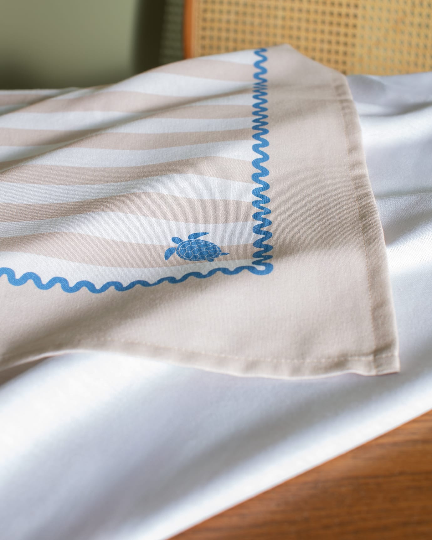 Polycotton Blend Tablecloth - Louve Weave for Elegant Dining