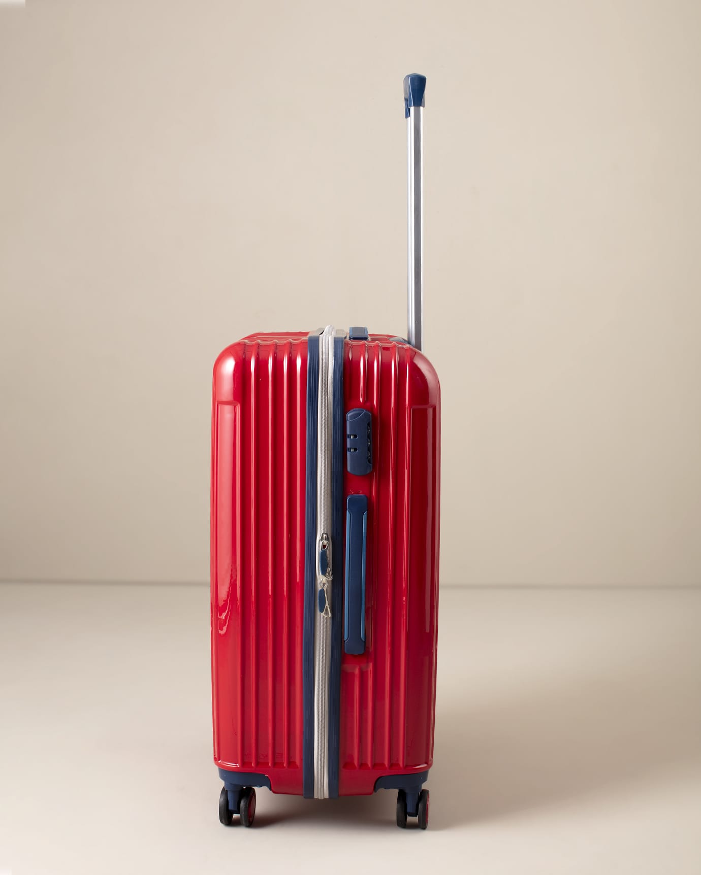 Medium Chest Style Travel Suitcase - Durable Luggage Bag