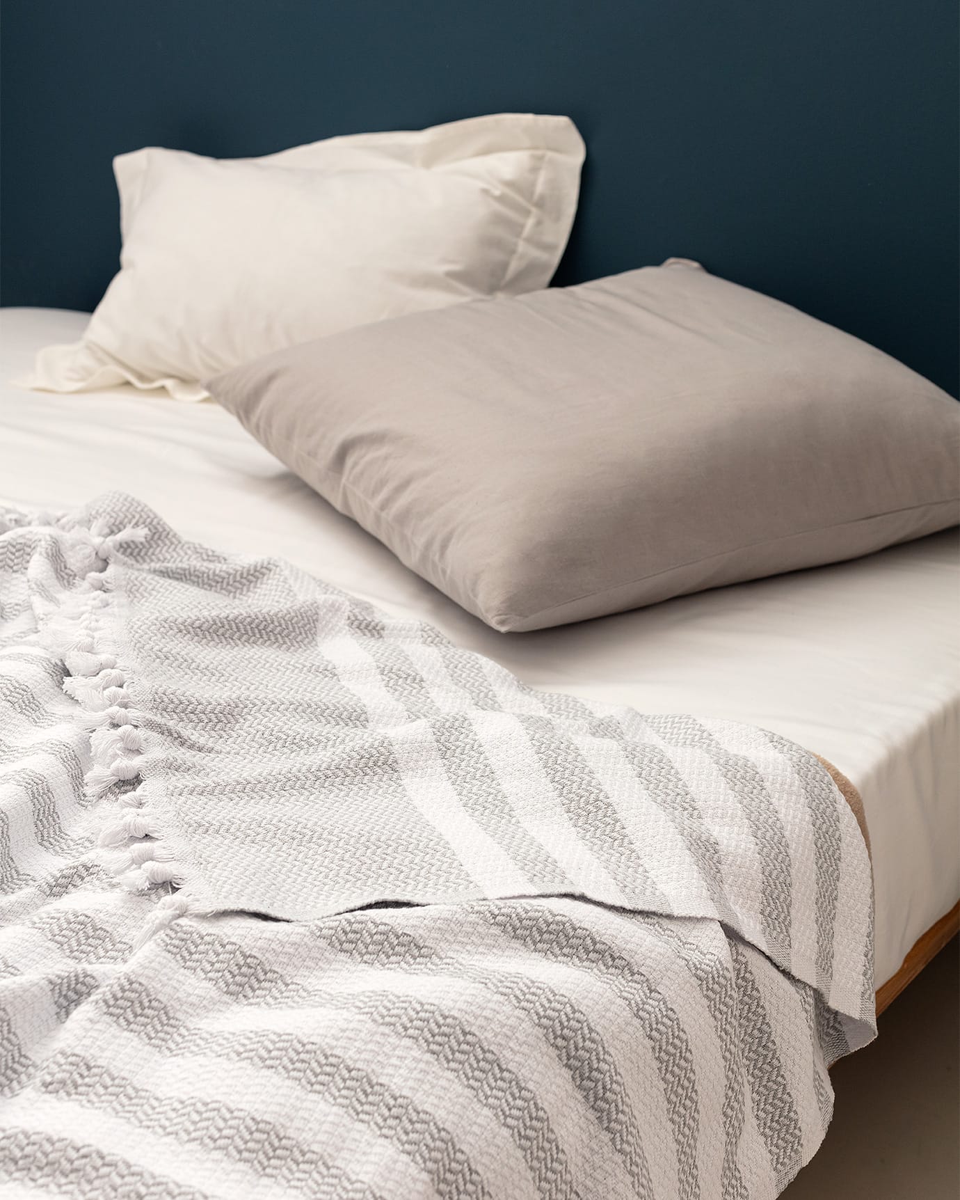 Sheryl Double Bedspread Coverlet Set - White Gray Quilted Bedding