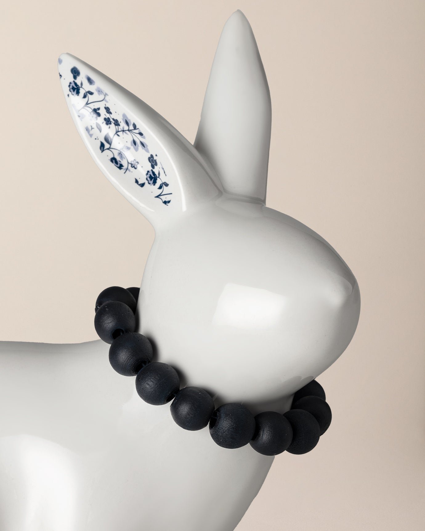 Ceramic Decorative Figurine - Elegant Home Accent for Any Room