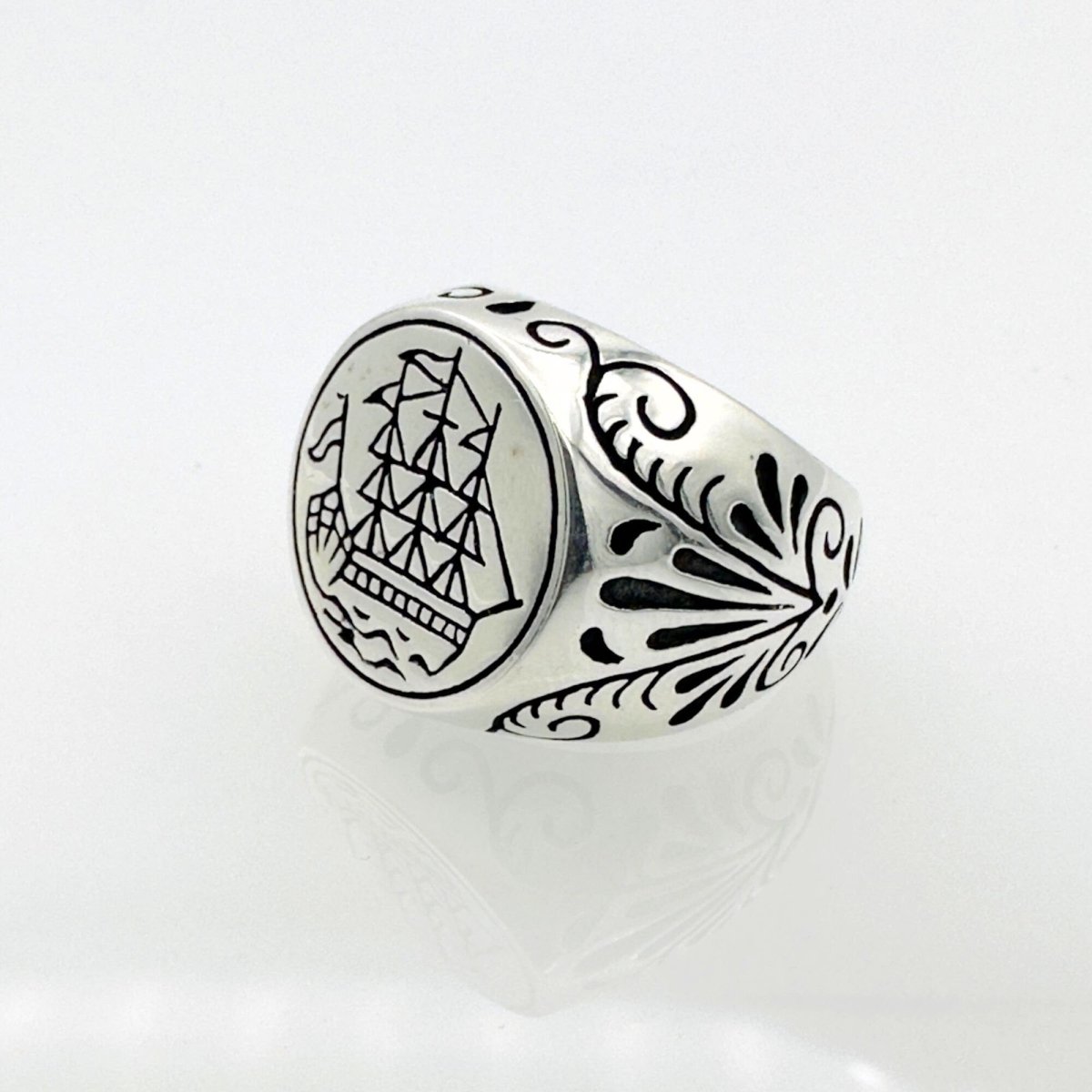 Captivating Men's Ship Design Silver Ring