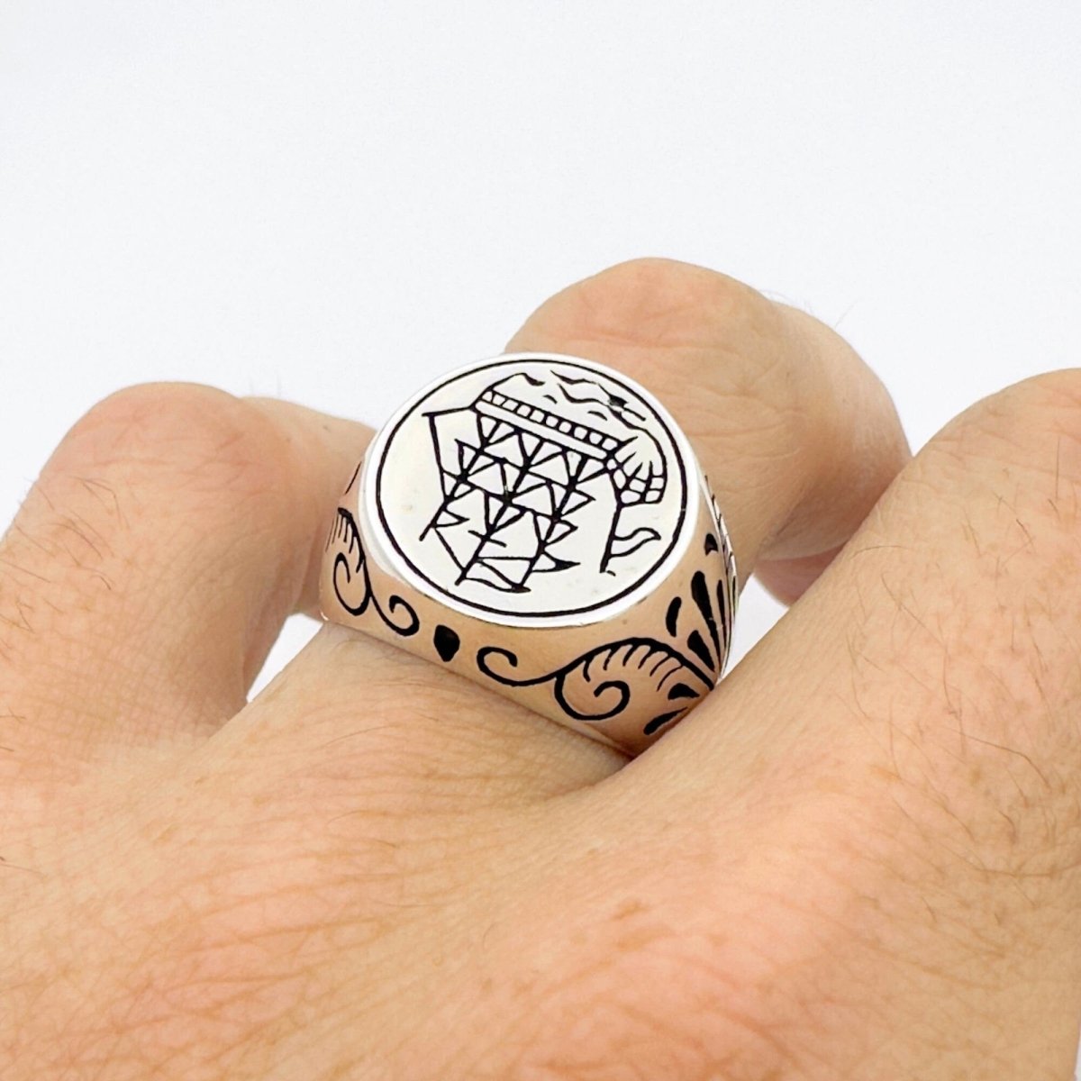 Captivating Men's Ship Design Silver Ring