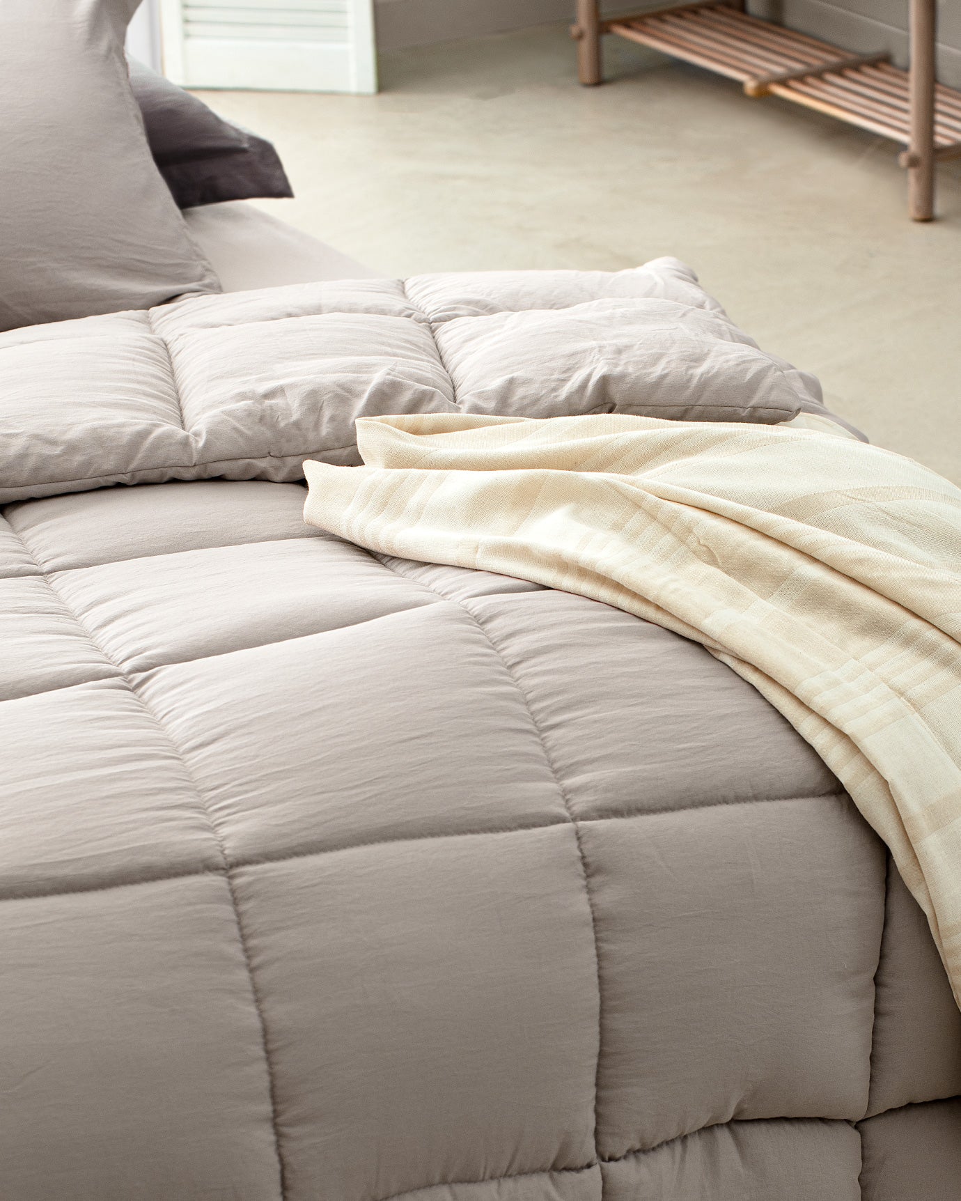 Soft Polyester Single Sleeping Set - Everyday Comfort