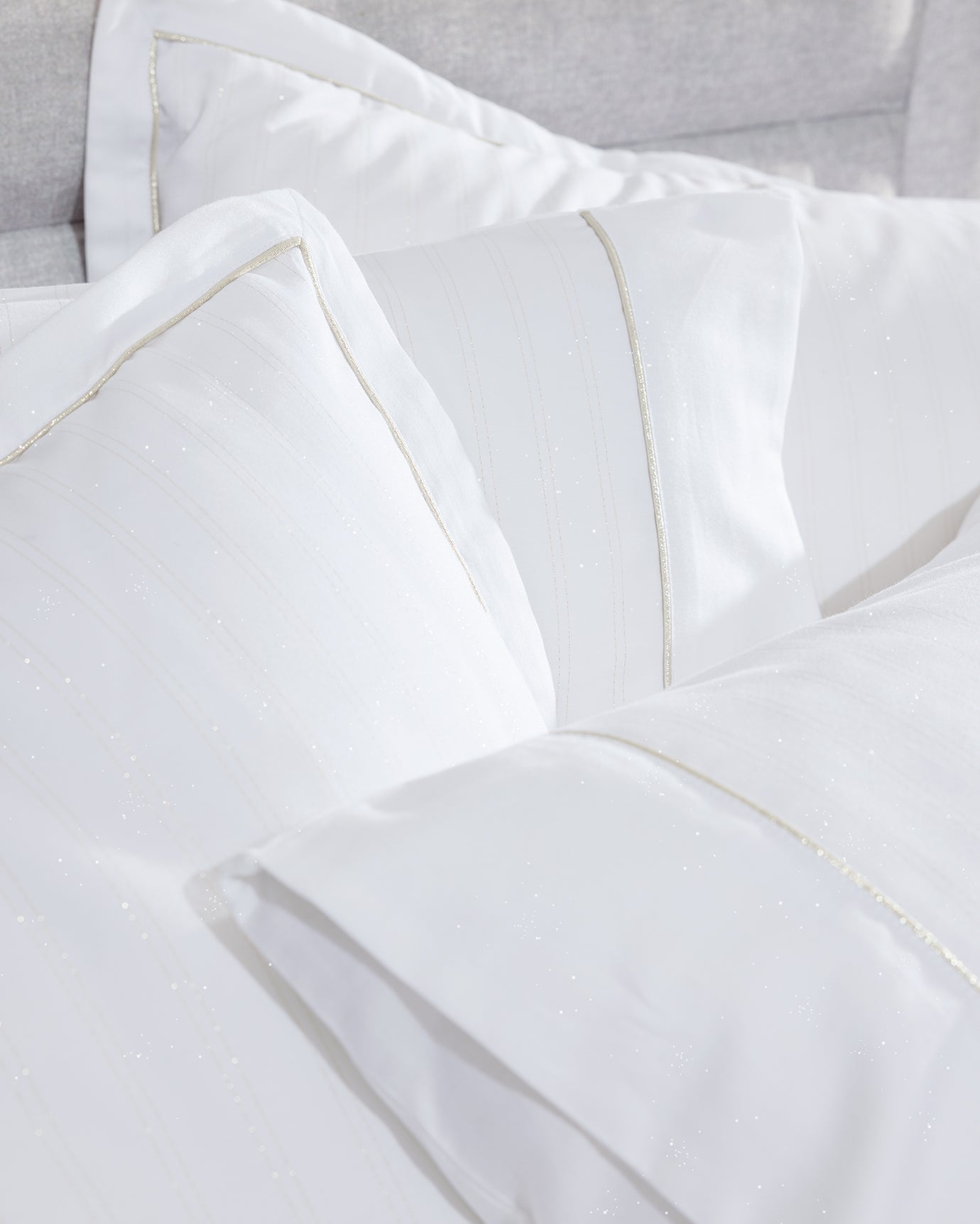 100% Cotton King Size Duvet Cover Set - Shimmering Sateen White & Gold