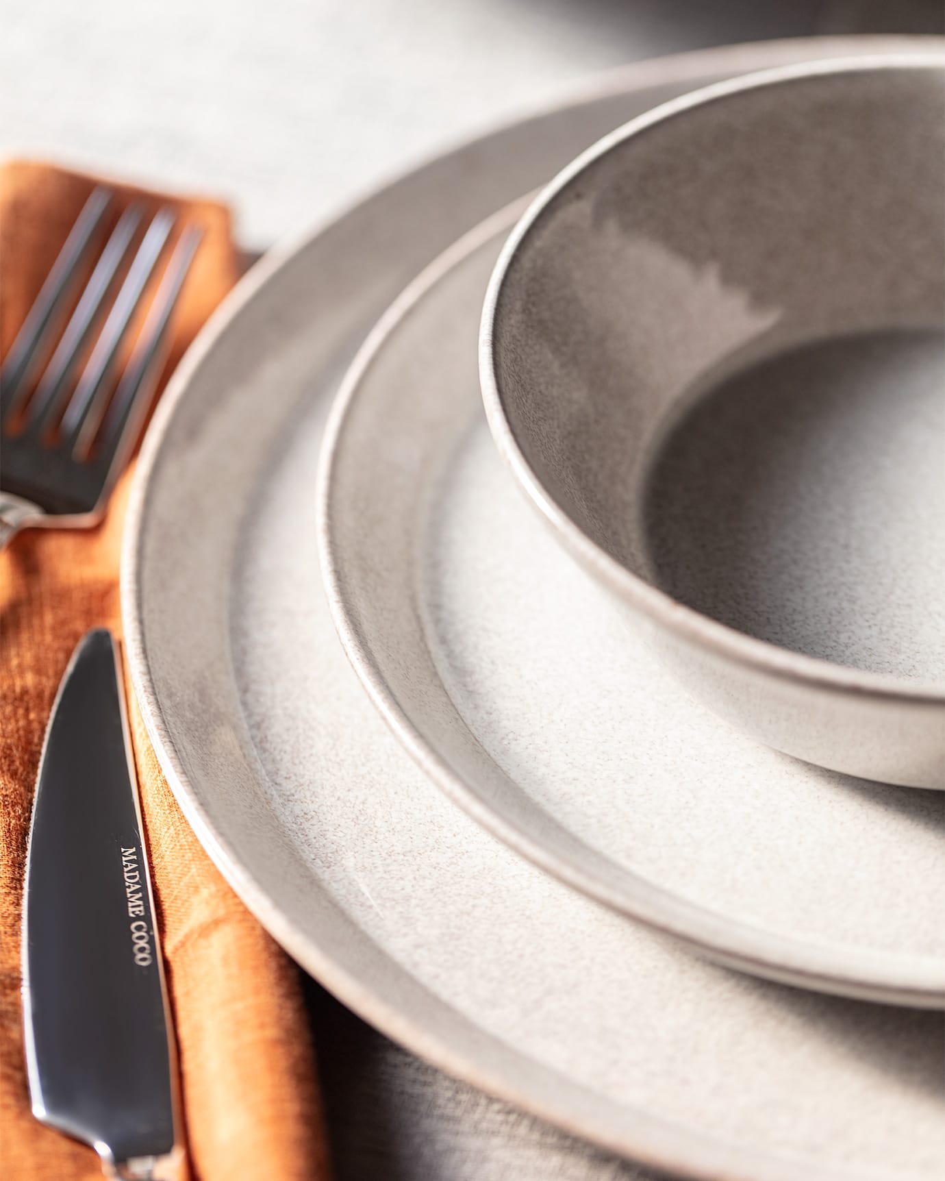 Porcelain 24-Piece Dinner Set - Contemporary Minimalist Design