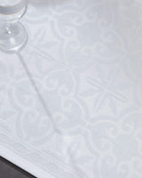Luxurious Polyester Table Runner - Modern Style for Dining & Hosting