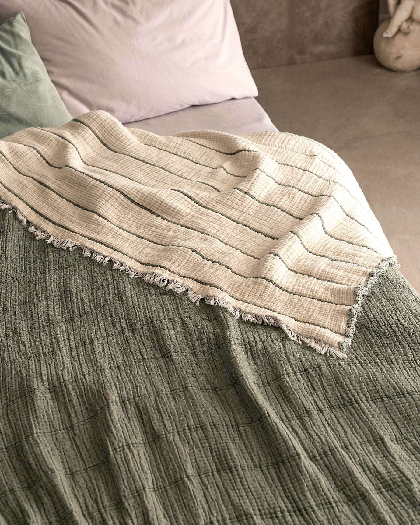 Soft Cotton Twin Size Bedspread - Lightweight Coverlet