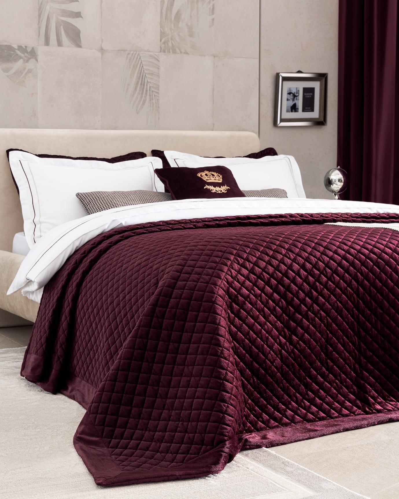 Elegant 11-Piece Royal Dinnerware Set, Burgundy