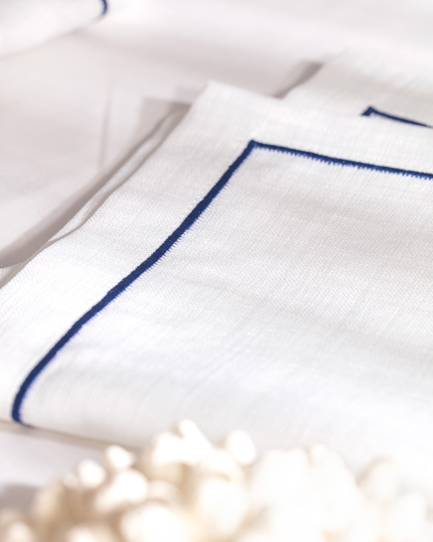 Moselle Elegante Stoffen Servetten - Wit & Marineblauw, Set van 2