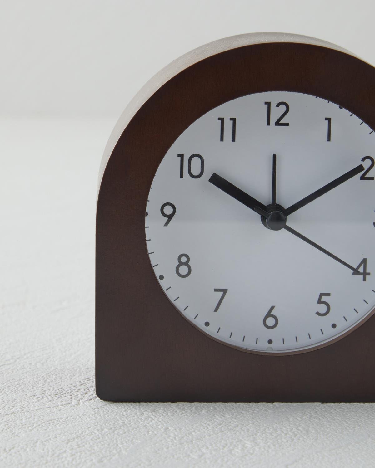 Modern Decorative Desk Clock   10cm Diameter   Coffee Brown Finish
