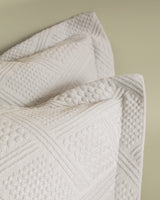 100% Cotton Twin Size Bedspread - Red Triangle Pattern Quilt