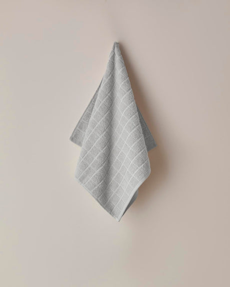Professional-Grade-100-Percent-Cotton-Chequer-Face-Towel