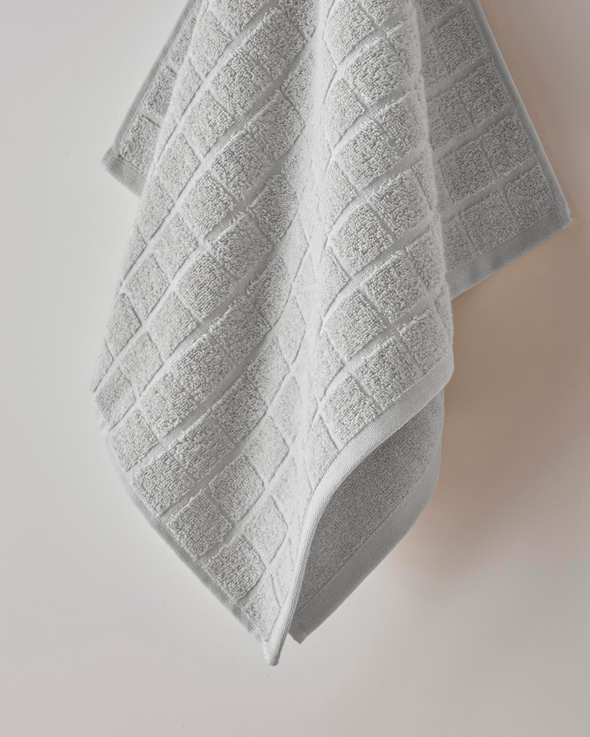 Professional Grade 100 Percent Cotton Chequer Face Towel
