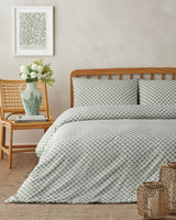 Professional Grade Easy Iron Green Double Duvet Set with Fitted Sheet