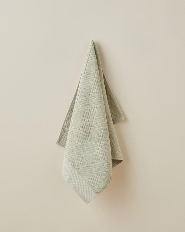 Professional-Grade-Diamond-Pattern-Cotton-Face-Towel-Light-Green