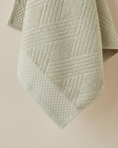 Professional-Grade-Diamond-Pattern-Cotton-Face-Towel-Light-Green