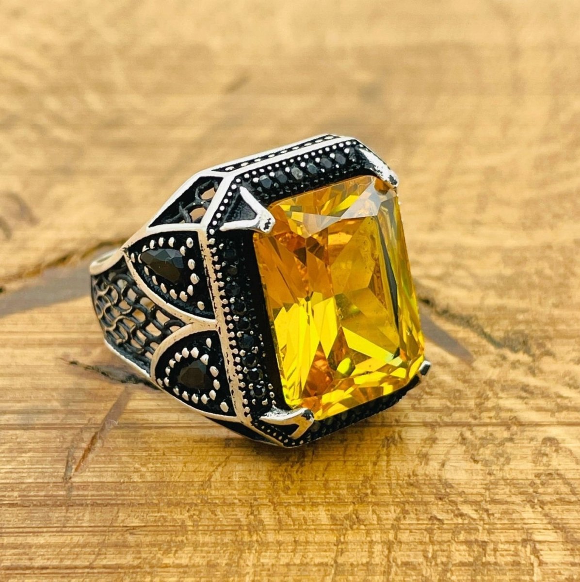 Citrine Stone Square Ring - TryAladdin