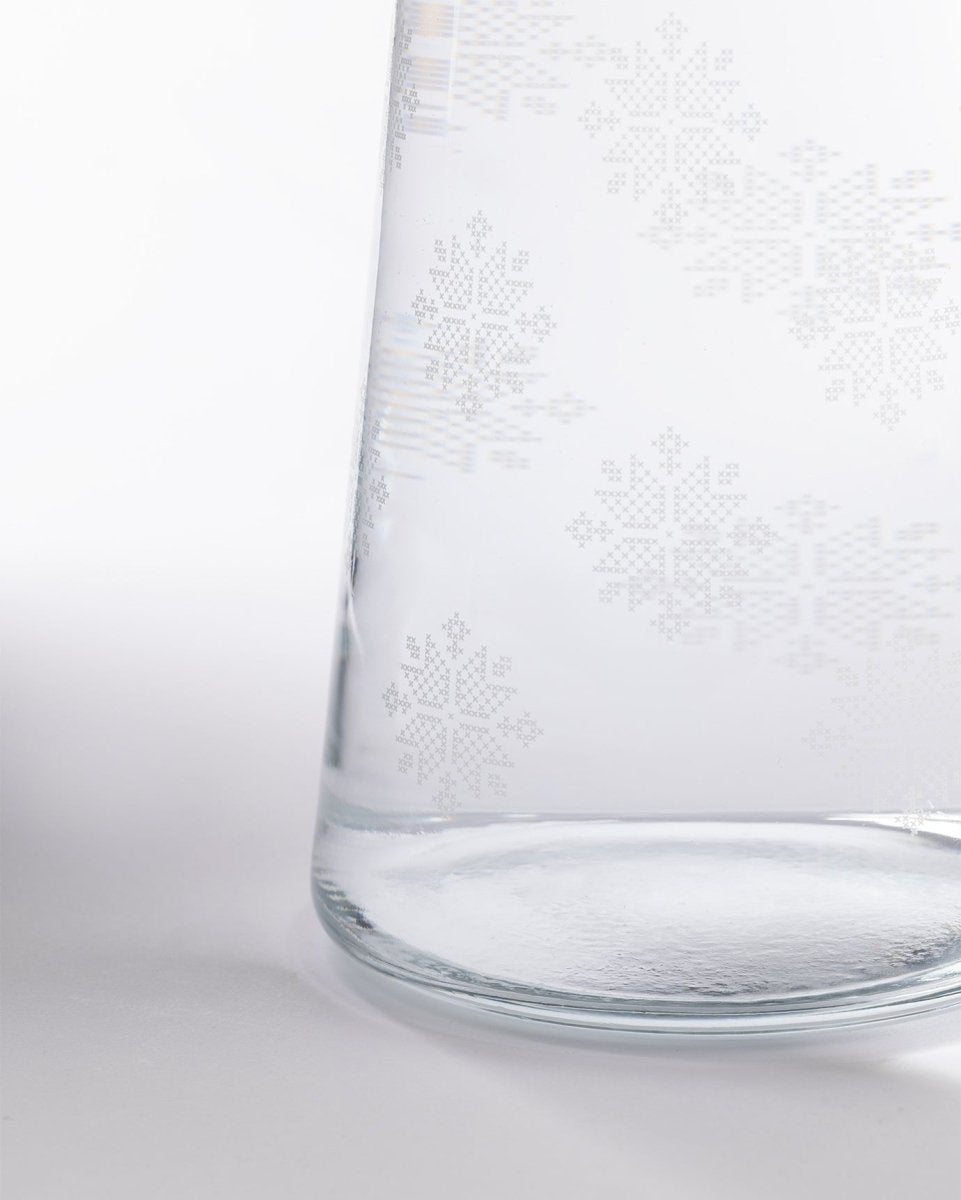 Clear Glass Carafe - Elegant Snowflake Design - TryAladdin