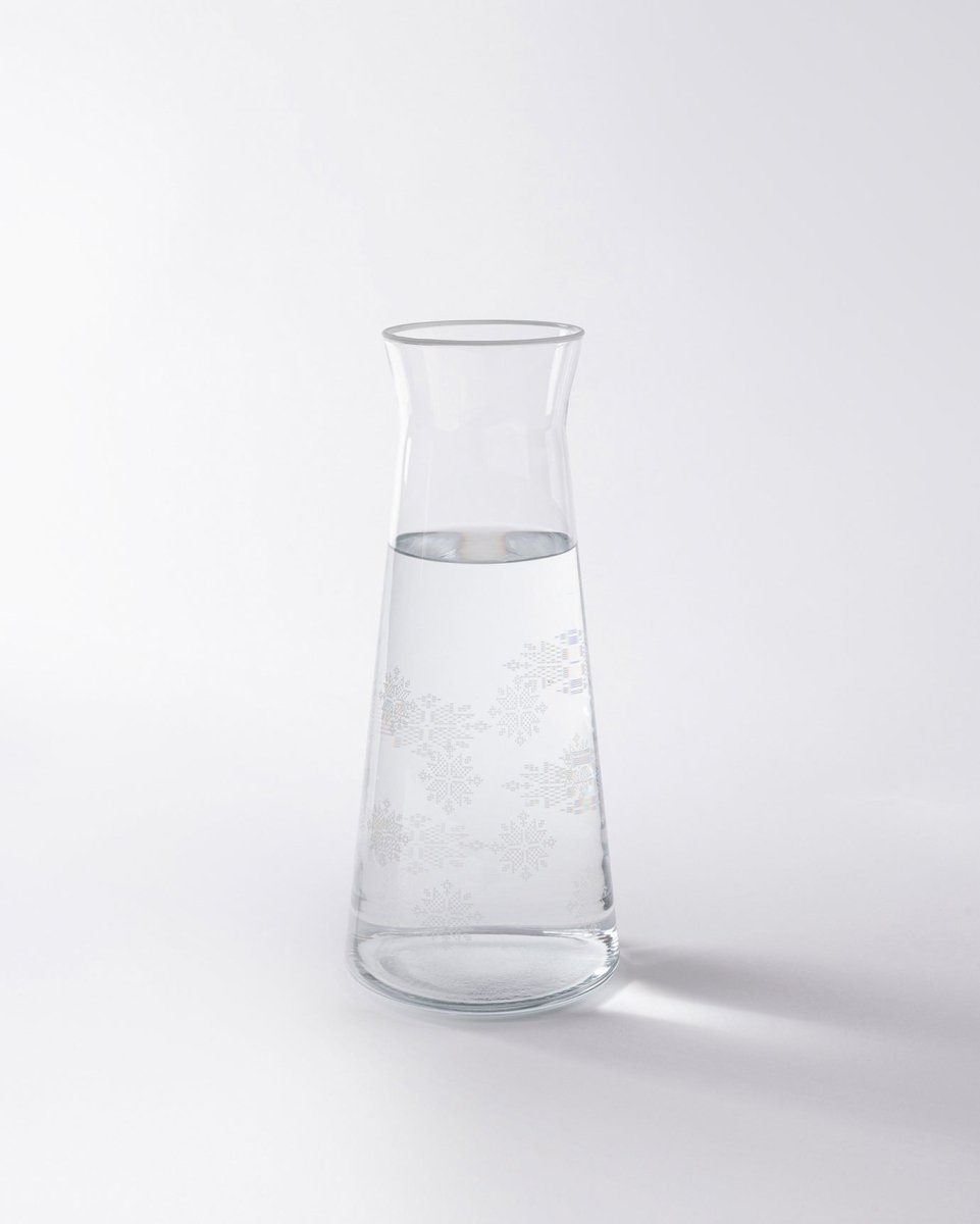 Clear Glass Carafe - Elegant Snowflake Design - TryAladdin