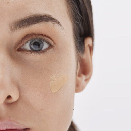 Colored Mattifying Super Fluid Sunscreen - SPF 50 with Niacinamide - TryAladdin