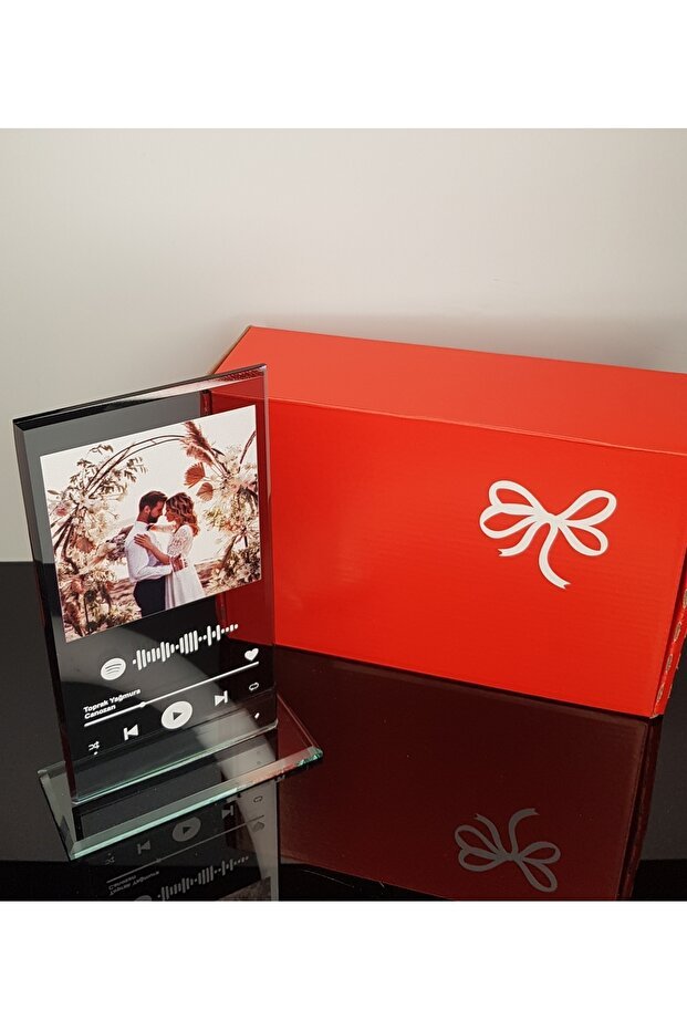 Custom Spotify Glass Plaque - Valentine's Day Photo & Song Gift - TryAladdin