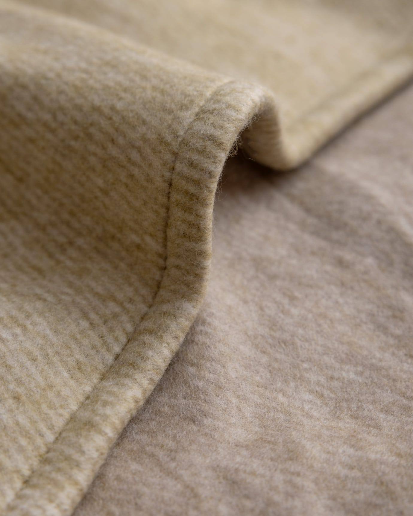 Polyamide-Acrylic Double Blanket - Soft & Cozy Comfort