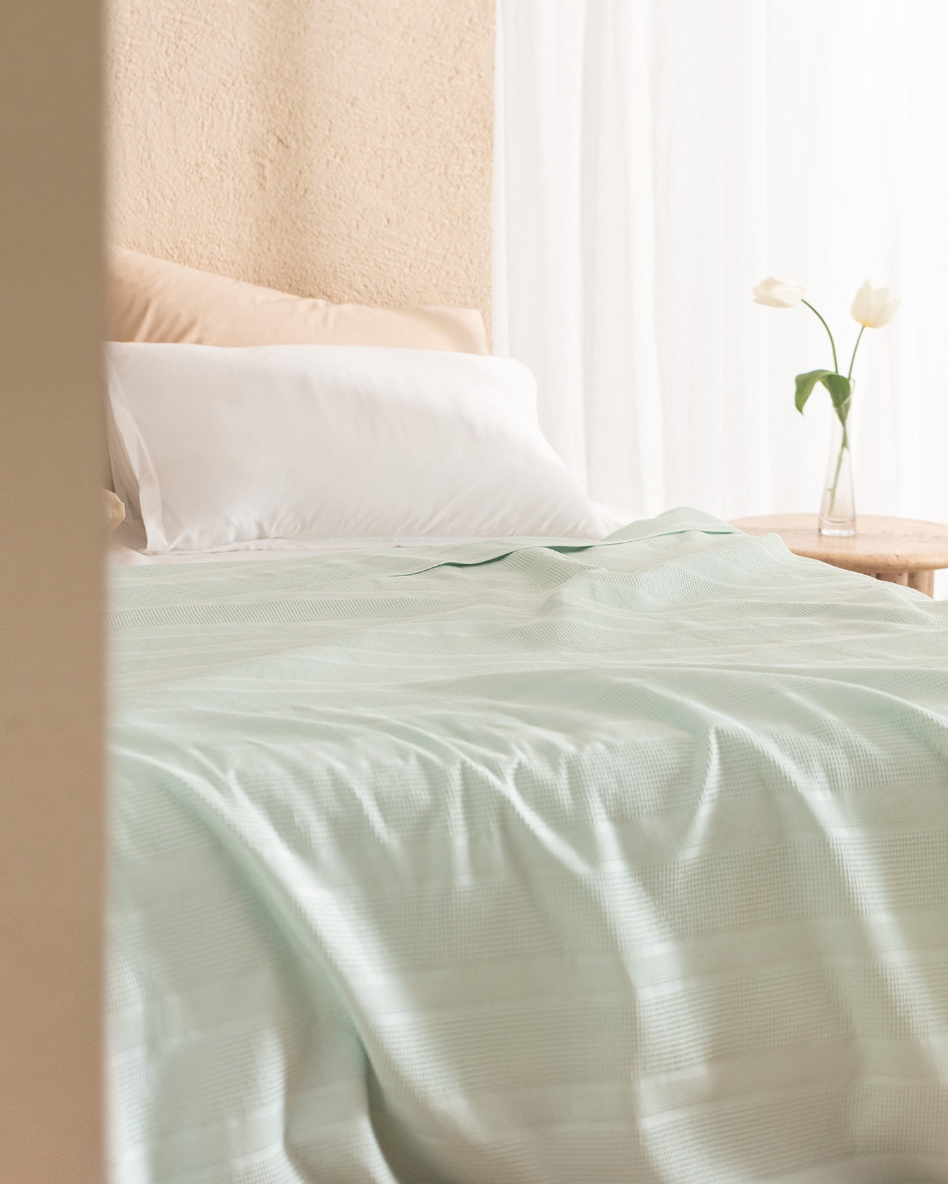 Mathilda Double Ecocell Pique Bedspread - Soft Lightweight Blanket