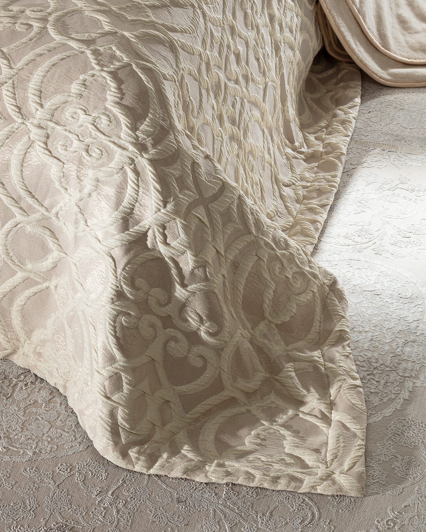 Cotton & Polyester 8-Piece Bridal Bedding Set - Elegant Provins Design