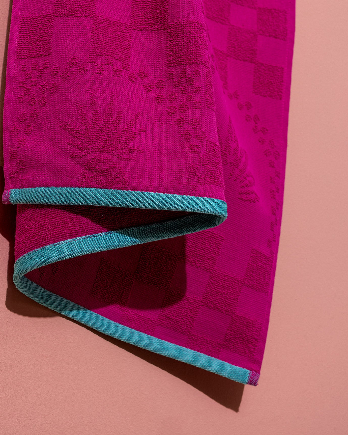 100% Cotton Beach Towel - Ultra Soft & Absorbent