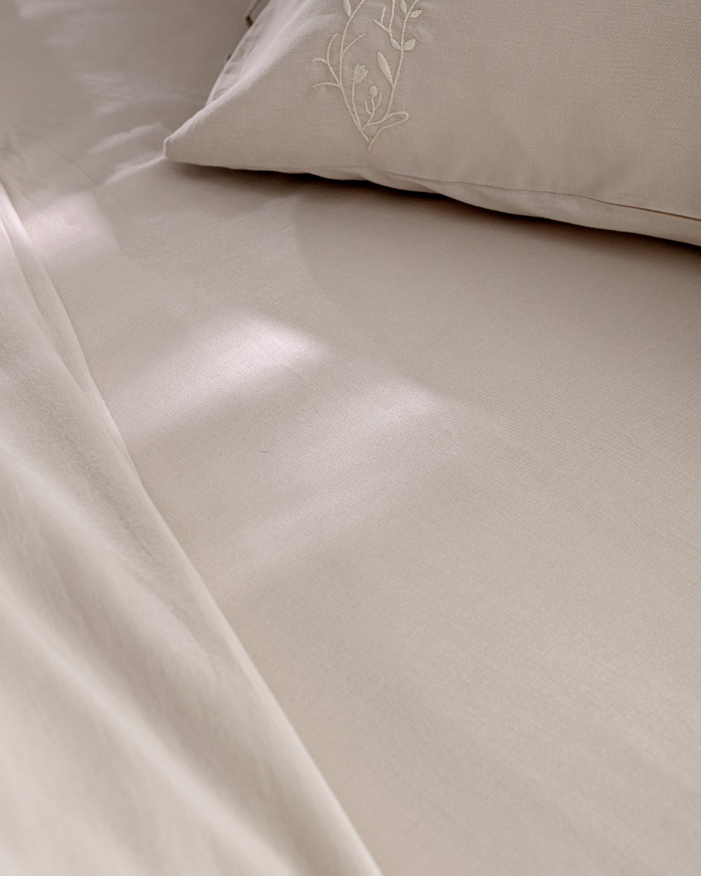 Loris Double 100% Cotton Embroidered Duvet Cover Set