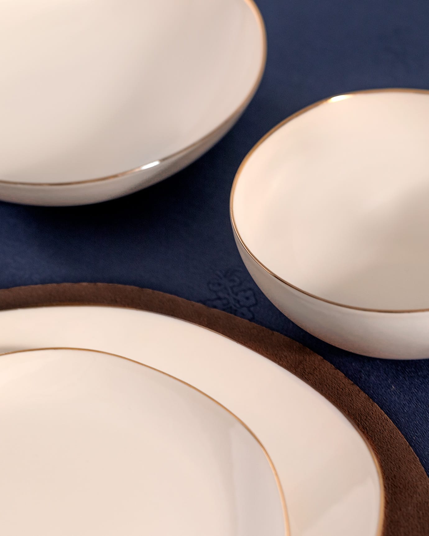 New Bone Alette 6-Person Dinner Set - Gold-Rimmed White