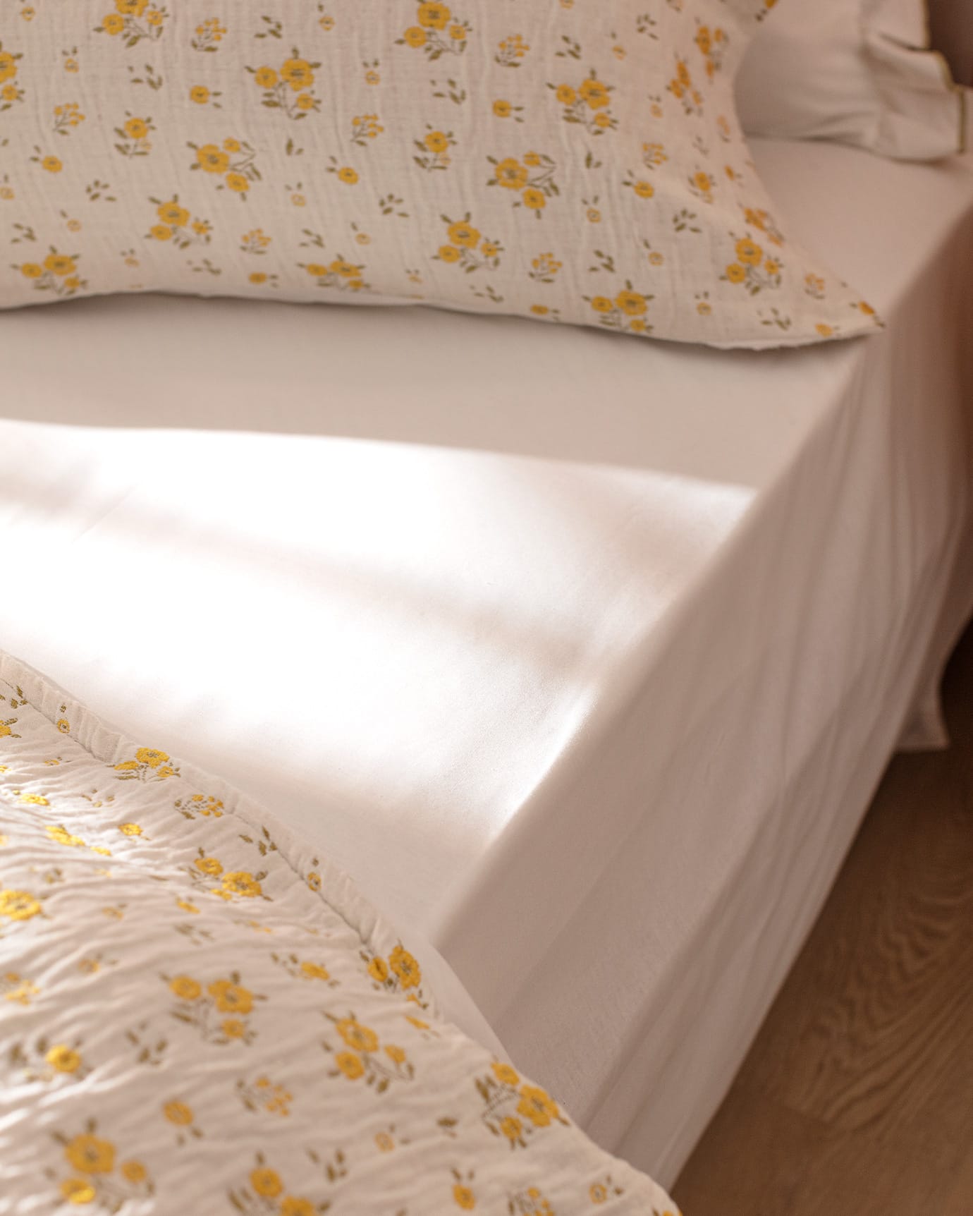 Cotton Blend Double Bedspread Set - Roseline Collection