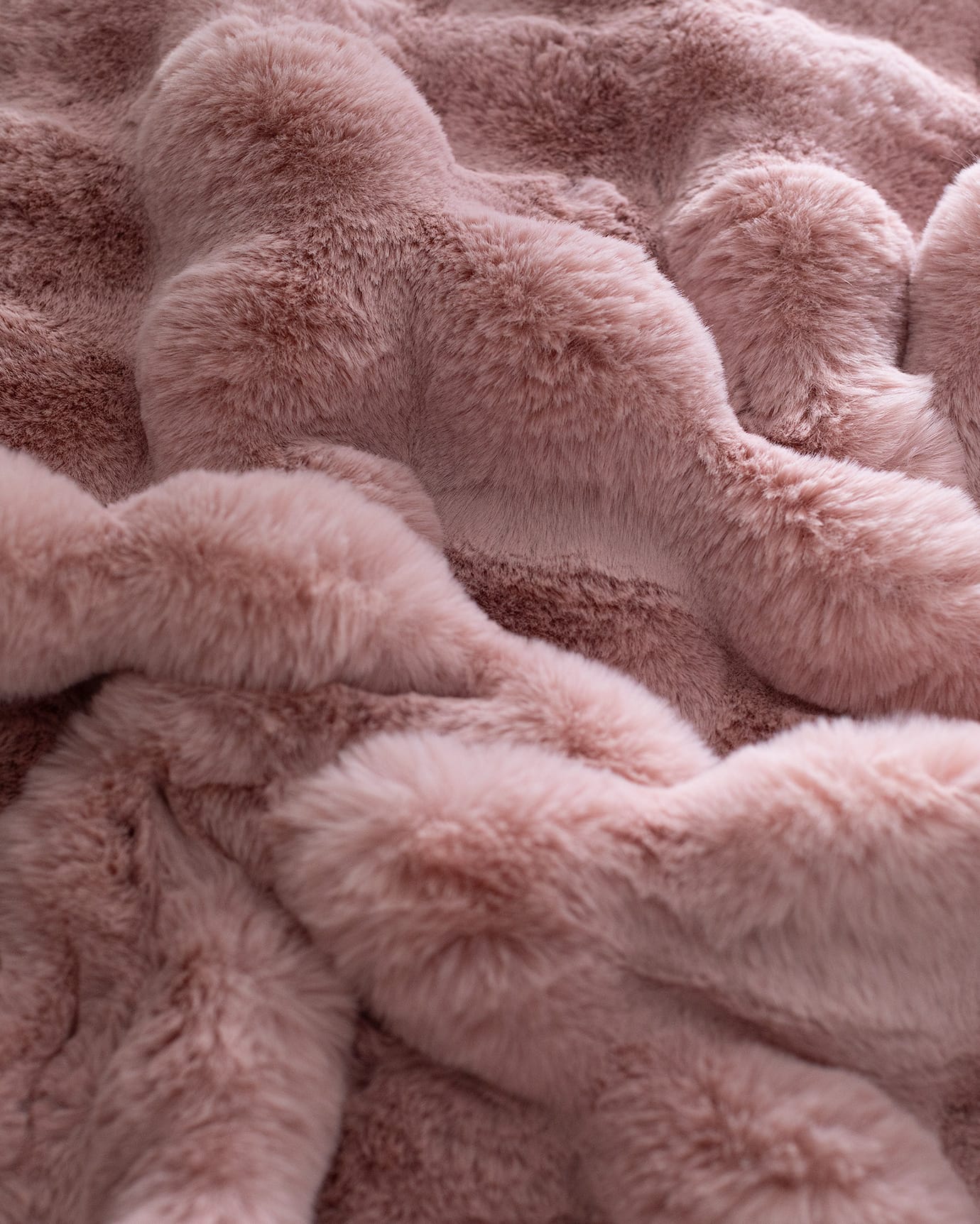 Charlot Post Blush Pink Round Accent Rug - 90 cm