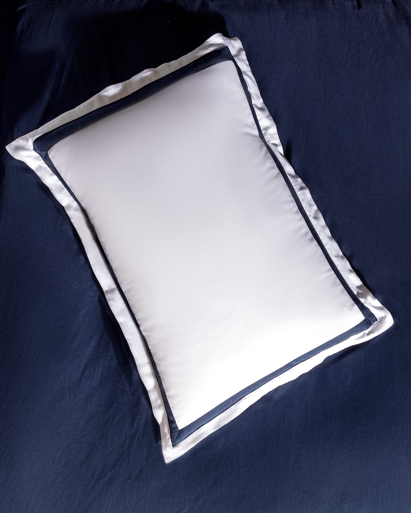 Luxury Sateen Bedding Set, White and Navy Blue Border Design