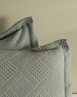King Size 100% Cotton Triangle Design Bedspread